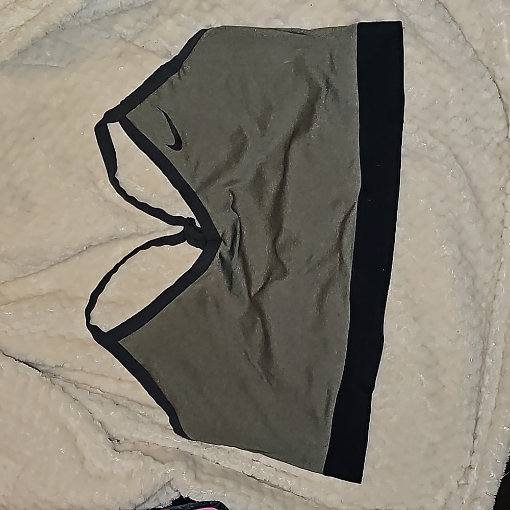 EUC nike dri-fit sports bra